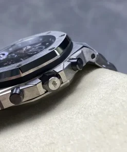 AP Royal Oak Offshore 26470ST black dial bracelet detail A101CR