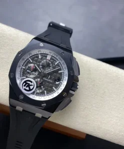 AP Royal Oak Offshore 26405CE silver dial caseback detail
