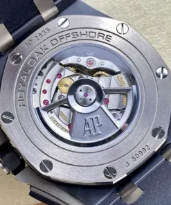 AP Royal Oak Offshore 26405CE silver dial bracelet detail