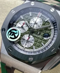 AP Royal Oak Offshore 26400SO green dial front view