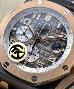 AP Royal Oak Offshore 26401RO grey dial clasp detail