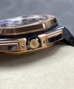 AP Royal Oak Offshore 26401RO grey dial caseback detail