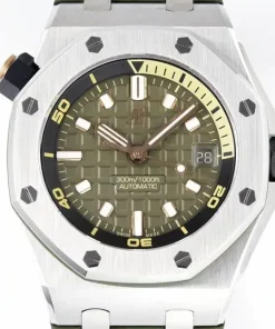AP Royal Oak Offshore 15720ST green dial front view