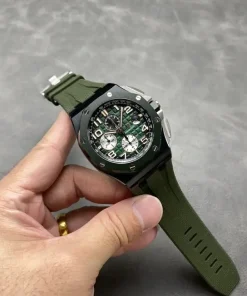 AP Royal Oak Offshore 26405CE green dial caseback detail