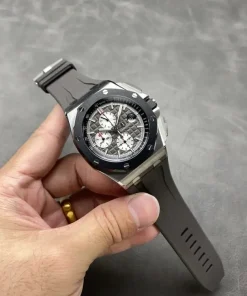 AP Royal Oak Offshore 26400SO grey dial caseback detail
