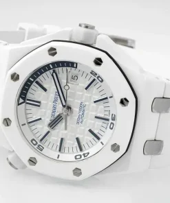 AP Royal Oak Offshore 15707CB white dial crown detail