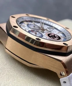 AP Royal Oak Offshore 26408OR white dial dial closeup