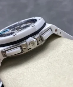 AP Royal Oak Offshore 26402CB silver dial dial closeup