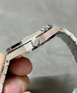 AP Royal Oak 15407ST caseback detail