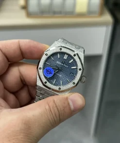 AP Royal Oak 15410BC blue dial caseback detail