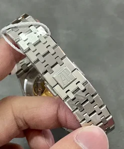 AP Royal Oak 15450ST grey dial dial closeup