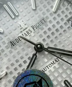 AP Royal Oak 15451ST crown detail