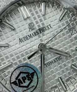 AP Royal Oak 15454BC bracelet detail