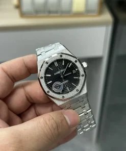 AP Royal Oak 15454BC black dial crown detail