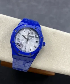 AP Royal Oak 15500 white dial angle view