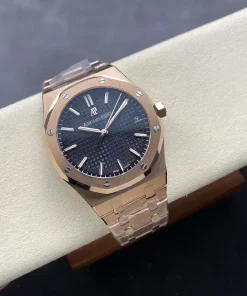 AP Royal Oak 15500OR black dial crown detail