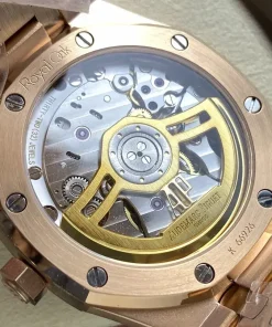 AP Royal Oak 15500OR black dial bracelet detail