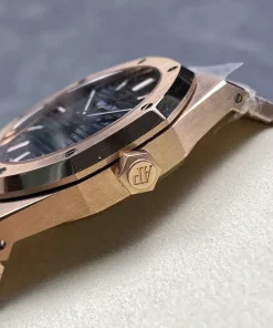 AP Royal Oak 15500OR black dial bezel detail