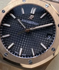 AP Royal Oak 15500OR black dial front view