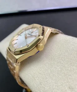AP Royal Oak 15500OR white dial bezel detail