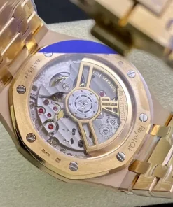 AP Royal Oak 15500OR white dial lug detail