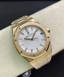 AP Royal Oak 15500OR white dial bracelet detail