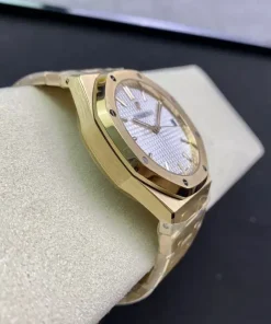 AP Royal Oak 15500OR white dial crown detail