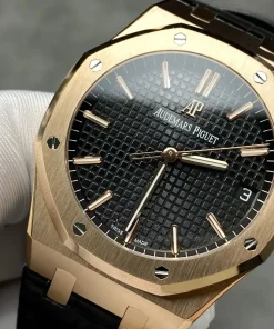 AP Royal Oak 15500OR bracelet detail