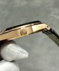 AP Royal Oak 15500OR caseback detail