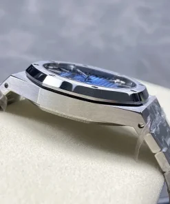 AP Royal Oak 15500ST blue dial bezel detail