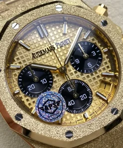 AP Royal Oak 26240BA crown detail GG