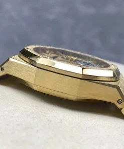 AP Royal Oak 26240BA lug detail GG