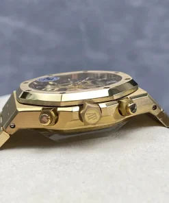 AP Royal Oak 26240BA clasp detail 1320BA