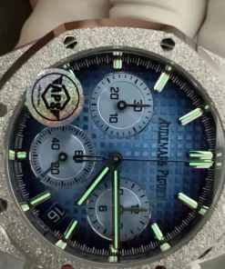AP Royal Oak 26240BC crown detail GG
