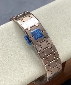 AP Royal Oak 26240OR black dial clasp detail