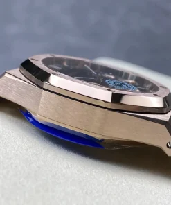 AP Royal Oak 26240OR black dial caseback detail