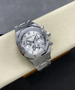 AP Royal Oak 26240ST white dial front view