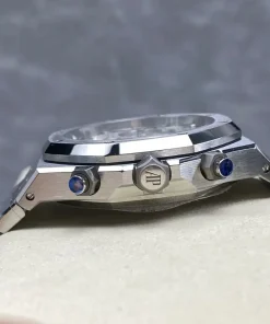 AP Royal Oak 26240ST white dial dial closeup