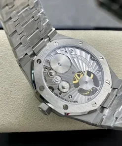 AP Royal Oak 26510IP bezel detail
