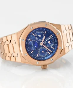 AP Royal Oak 26574OR crown detail