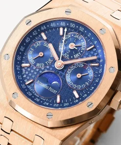 AP Royal Oak 26574OR clasp detail