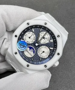 AP Royal Oak 26579CB bezel detail