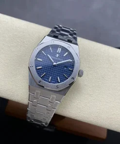 AP Royal Oak 67651IP blue dial front view