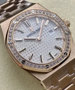 AP Royal Oak 67651OR caseback detail 1261OR