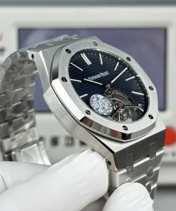 AP Royal Oak 26510ST blue dial crown detail
