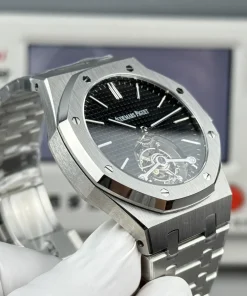 AP Royal Oak 26512ST black dial dial closeup