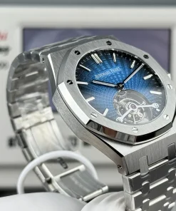 AP Royal Oak 26522TI bracelet detail
