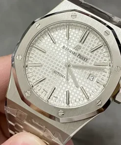 AP Royal Oak 15400ST white dial dial closeup 1220ST 4350