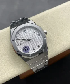 AP Royal Oak 15510ST white dial crown detail