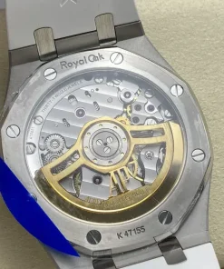 AP Royal Oak 15500ST white dial bracelet detail